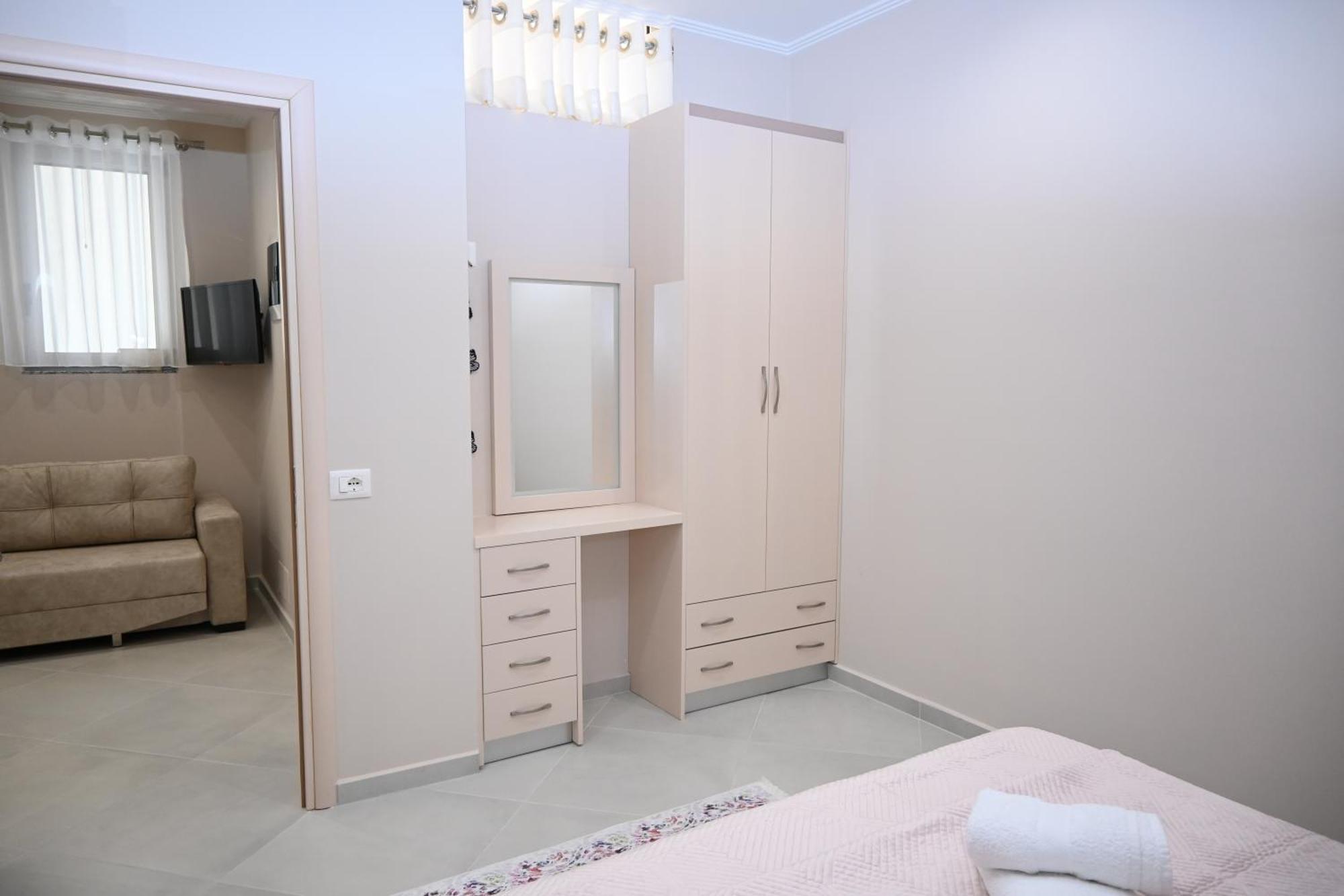 Eleana's Pensión Sarandë